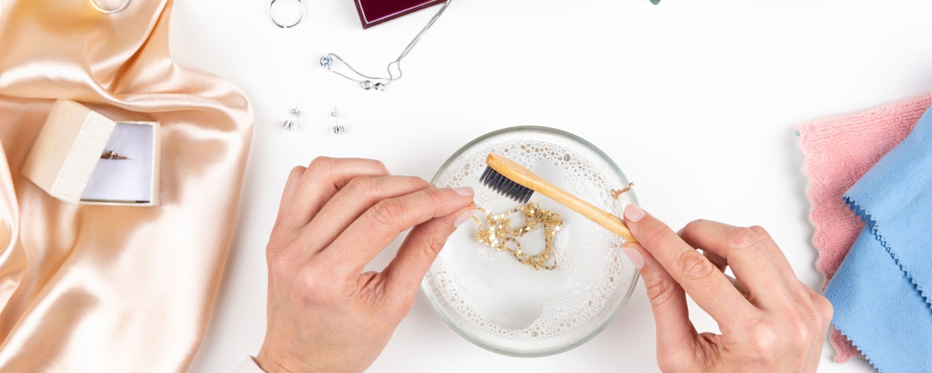 How to Clean Gold Jewelry-7